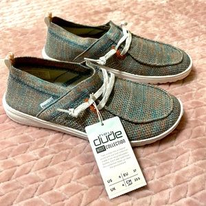Hey Dudes kids size 6 NEW WITH TAGS